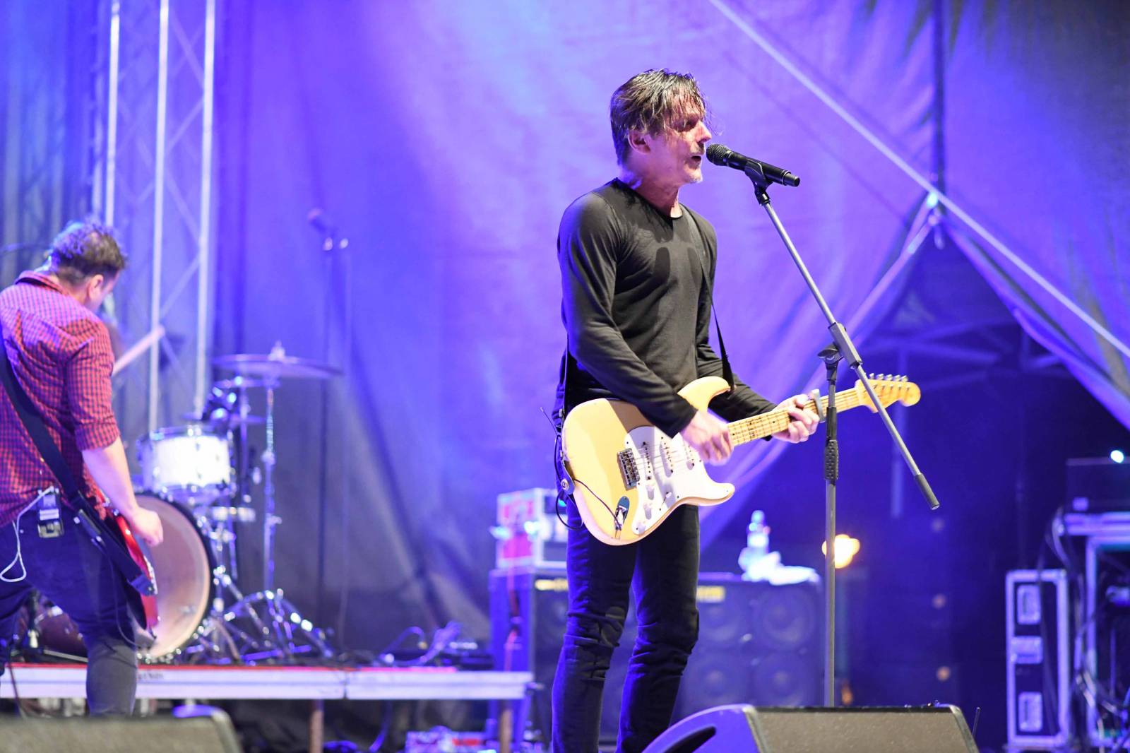 My máme rádi víno, hřmělo mikulovským amfiteátrem. Chinaski jedou napříč republikou