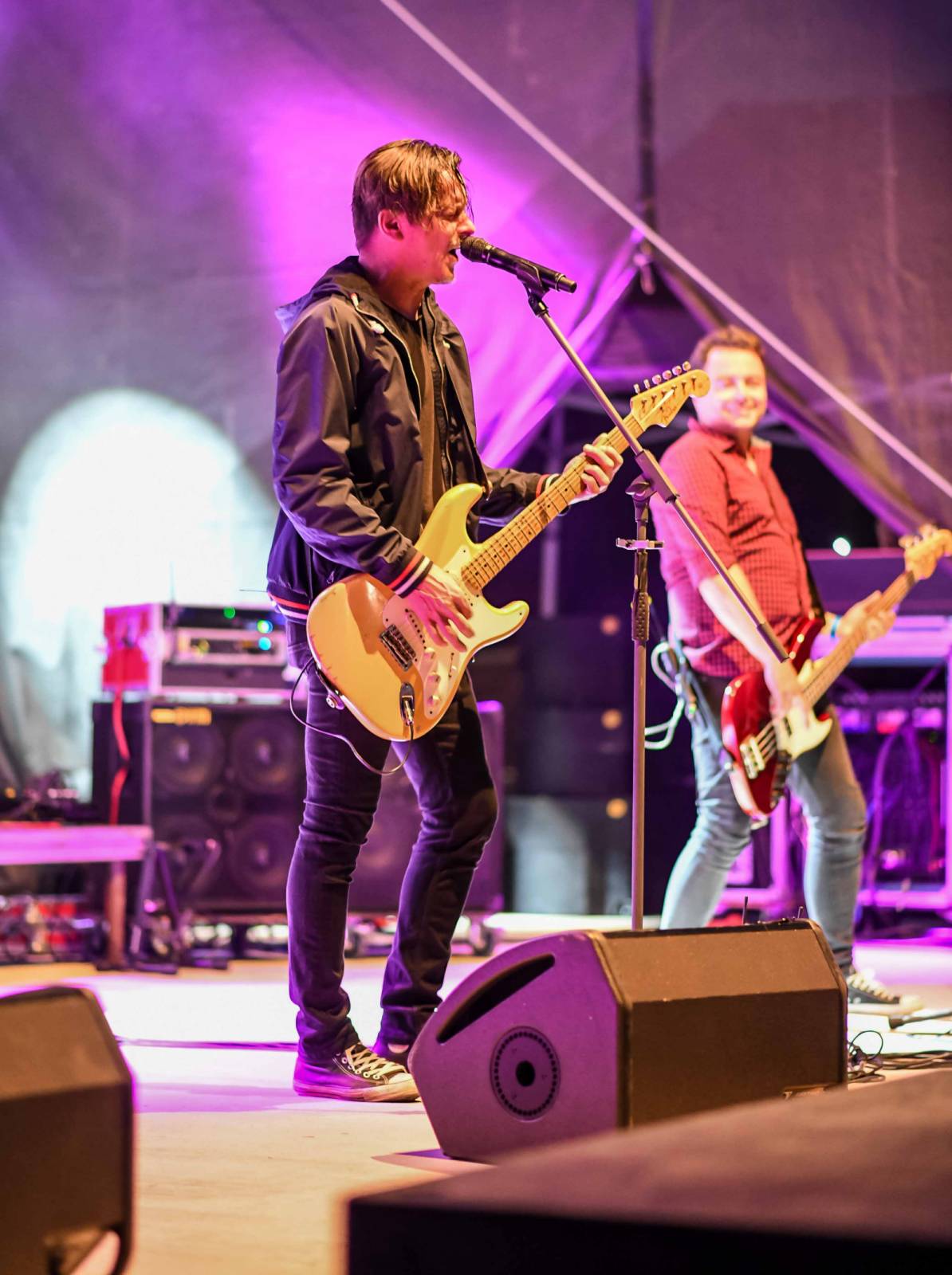 My máme rádi víno, hřmělo mikulovským amfiteátrem. Chinaski jedou napříč republikou