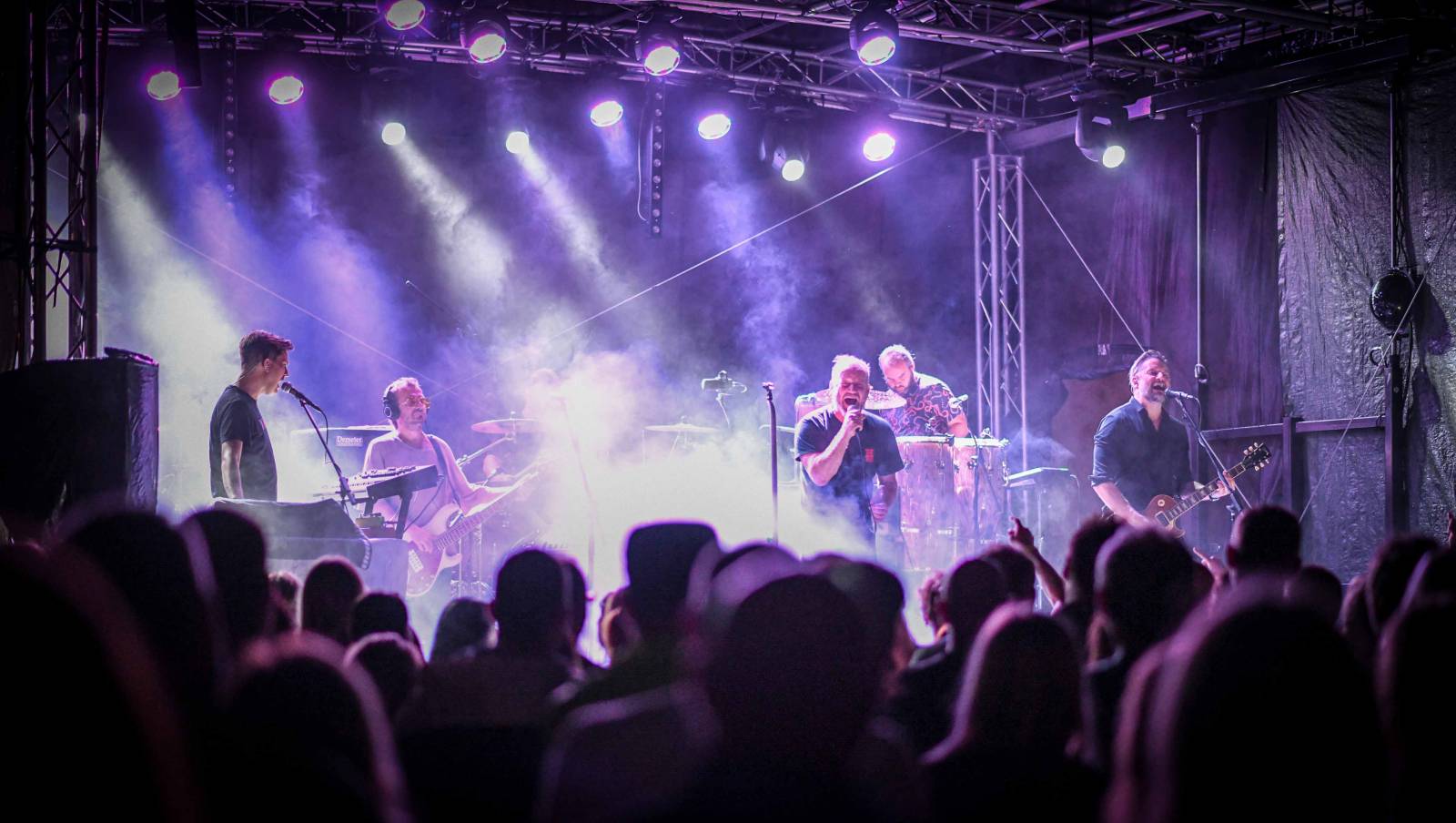 David Koller ve Valticích nedohrál. Jeho koncert zrušil déšť