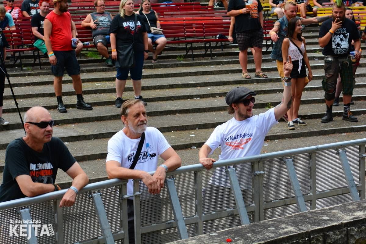 Běsnění na Valníku. Druhý den vystoupily kapely zakázanÝ ovoce, Totální nasazení nebo Znouzectnost