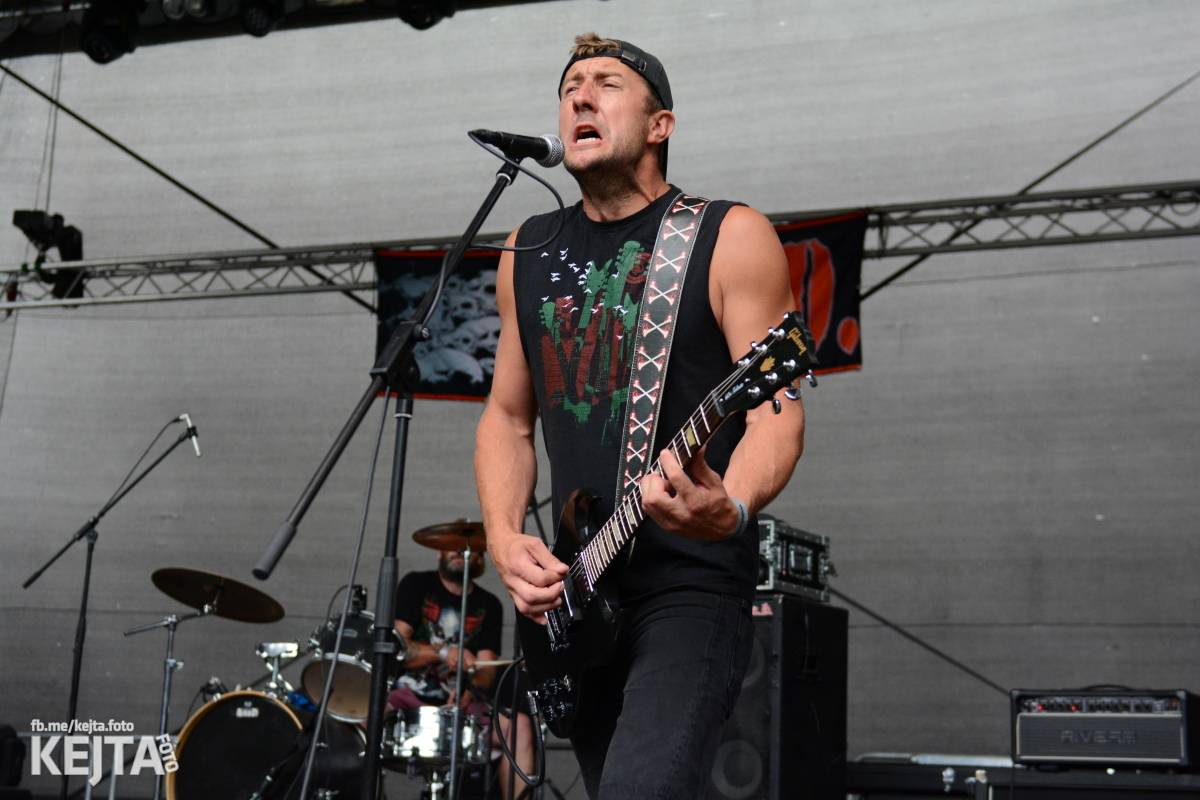 Běsnění na Valníku. Druhý den vystoupily kapely zakázanÝ ovoce, Totální nasazení nebo Znouzectnost