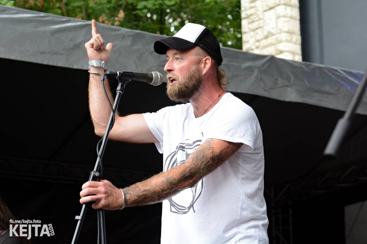 Běsnění na Valníku. Druhý den vystoupily kapely zakázanÝ ovoce, Totální nasazení nebo Znouzectnost