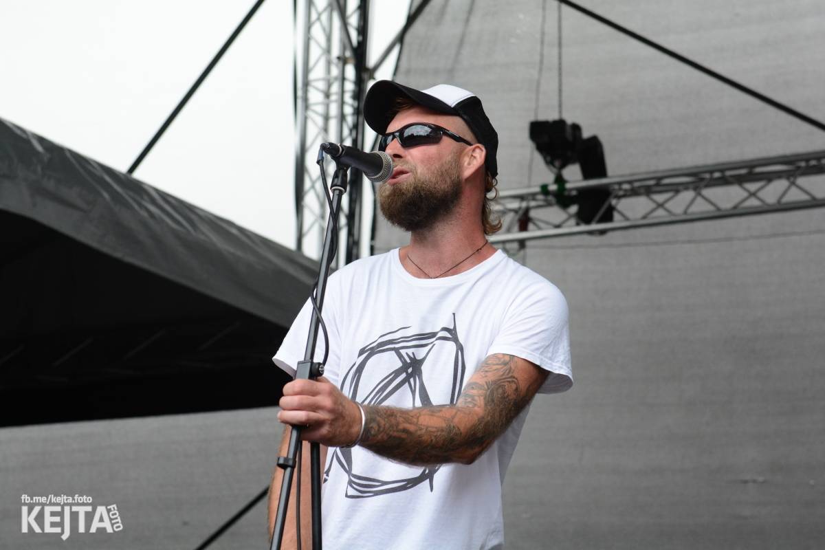 Běsnění na Valníku. Druhý den vystoupily kapely zakázanÝ ovoce, Totální nasazení nebo Znouzectnost