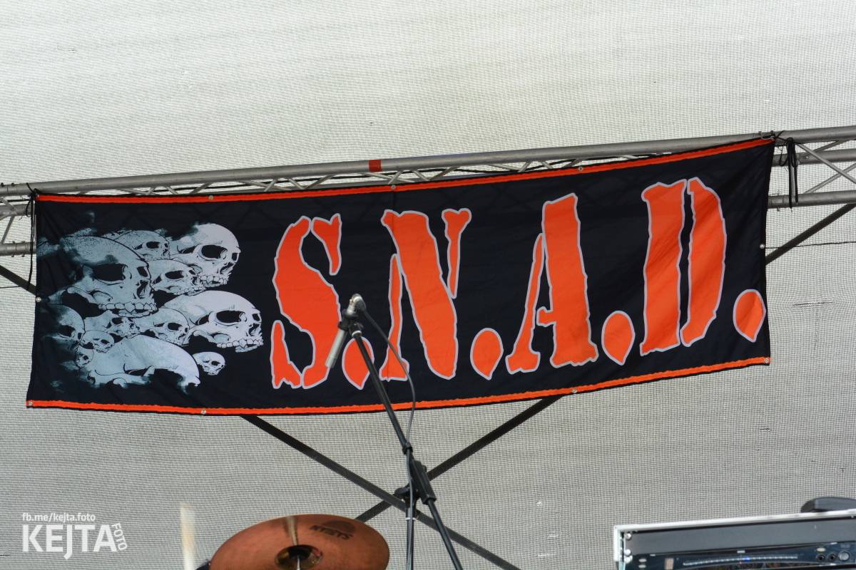 Běsnění na Valníku. Druhý den vystoupily kapely zakázanÝ ovoce, Totální nasazení nebo Znouzectnost