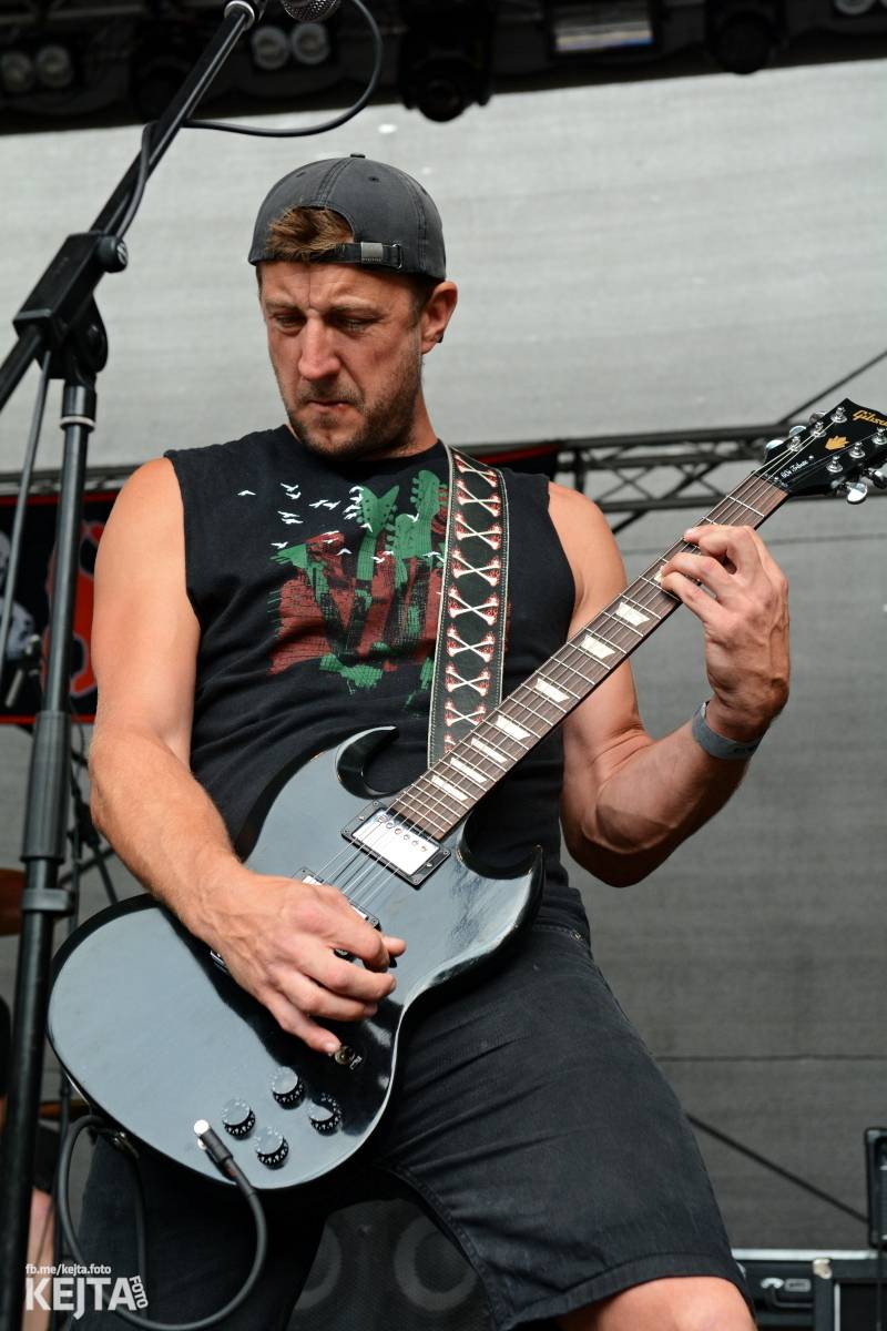 Běsnění na Valníku. Druhý den vystoupily kapely zakázanÝ ovoce, Totální nasazení nebo Znouzectnost