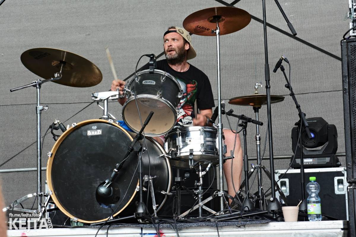 Běsnění na Valníku. Druhý den vystoupily kapely zakázanÝ ovoce, Totální nasazení nebo Znouzectnost