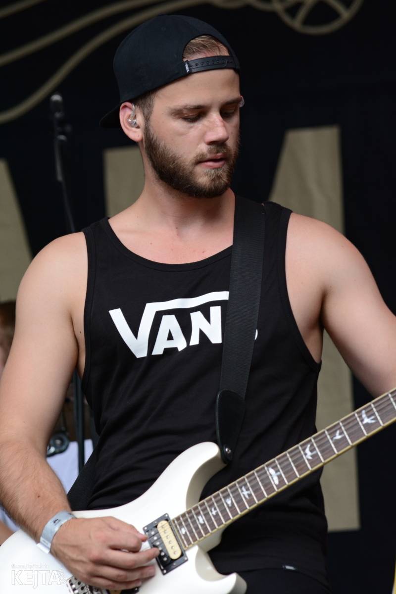 Běsnění na Valníku. Druhý den vystoupily kapely zakázanÝ ovoce, Totální nasazení nebo Znouzectnost