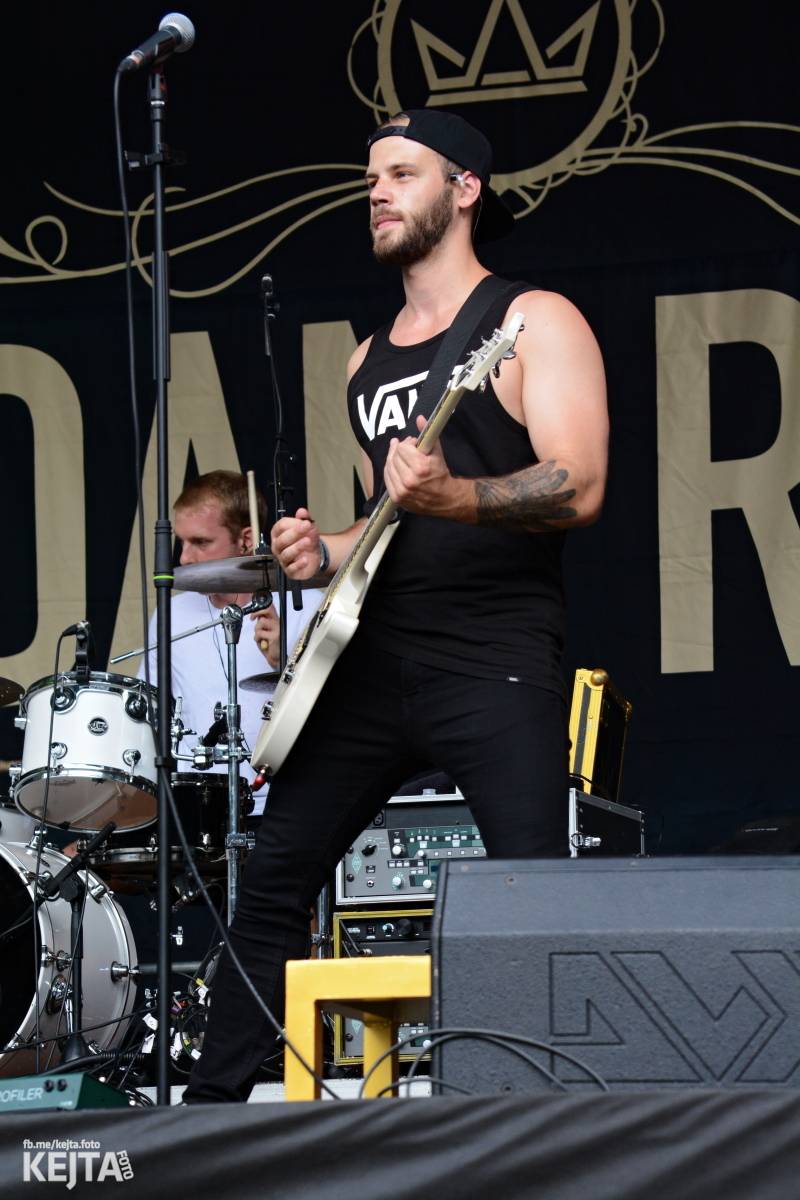 Běsnění na Valníku. Druhý den vystoupily kapely zakázanÝ ovoce, Totální nasazení nebo Znouzectnost