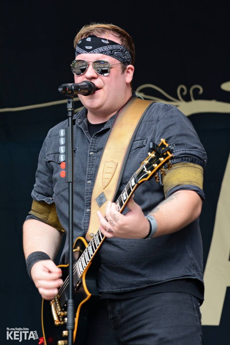 Běsnění na Valníku. Druhý den vystoupily kapely zakázanÝ ovoce, Totální nasazení nebo Znouzectnost