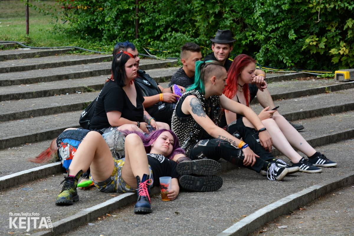 Běsnění na Valníku. Druhý den vystoupily kapely zakázanÝ ovoce, Totální nasazení nebo Znouzectnost