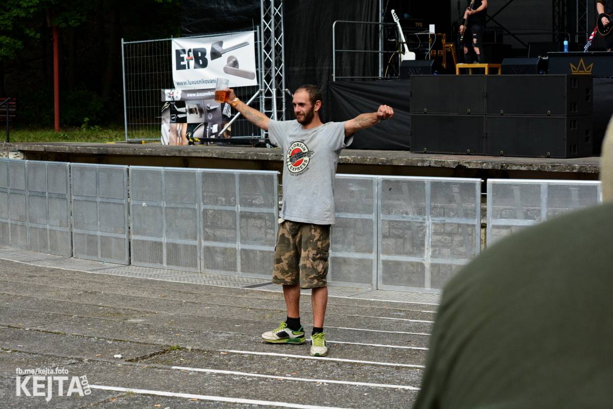Běsnění na Valníku. Druhý den vystoupily kapely zakázanÝ ovoce, Totální nasazení nebo Znouzectnost