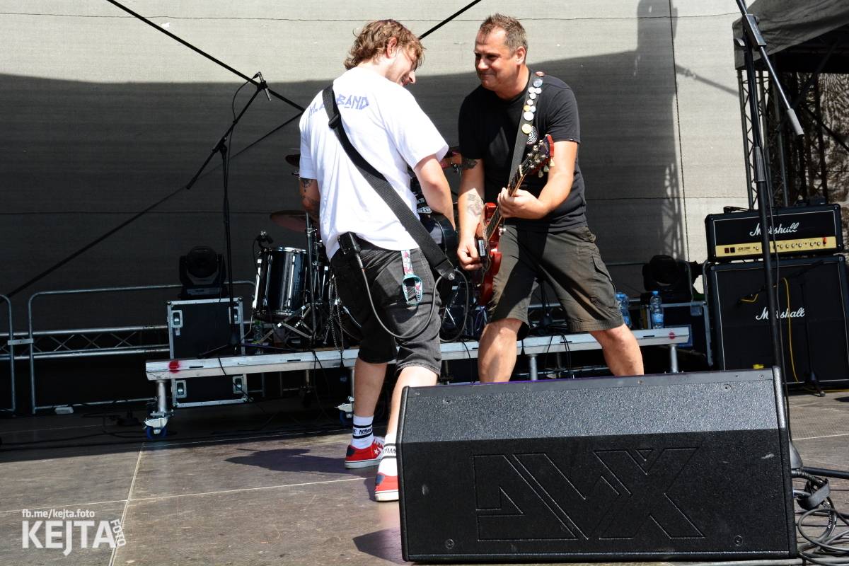 Běsnění na Valníku. Druhý den vystoupily kapely zakázanÝ ovoce, Totální nasazení nebo Znouzectnost