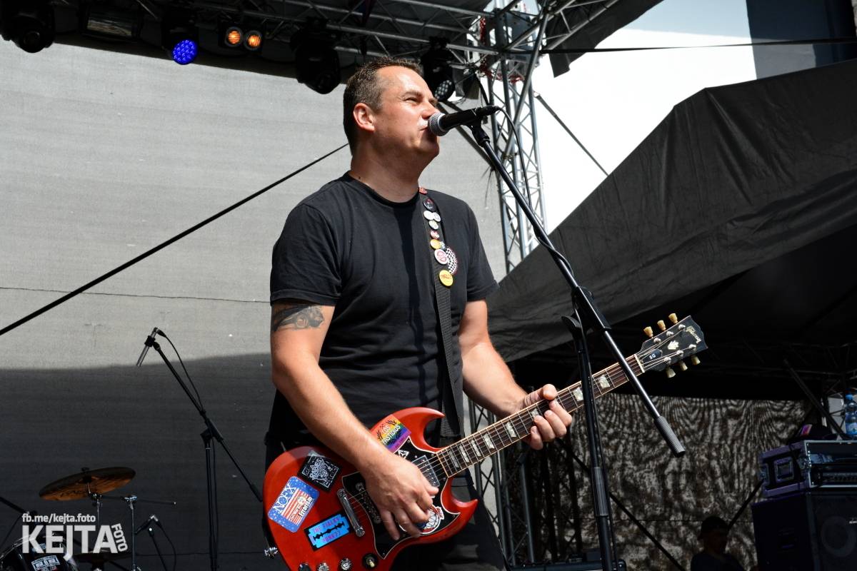 Běsnění na Valníku. Druhý den vystoupily kapely zakázanÝ ovoce, Totální nasazení nebo Znouzectnost