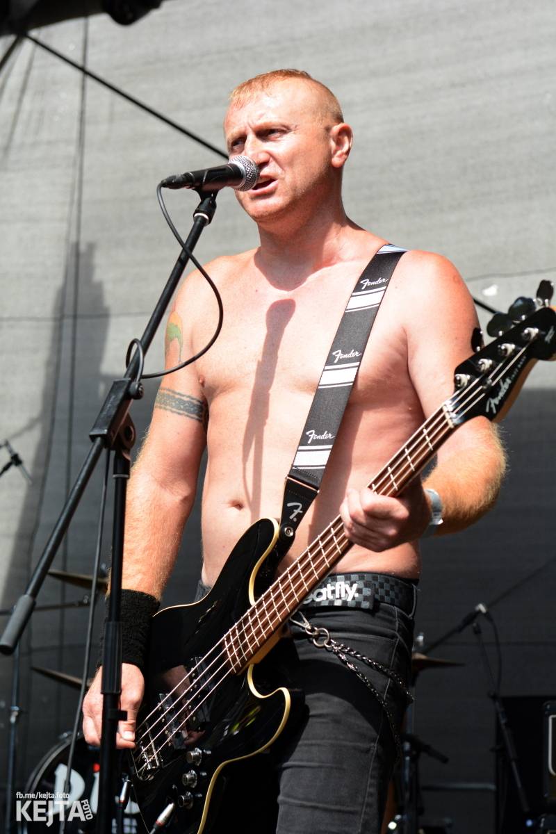 Běsnění na Valníku. Druhý den vystoupily kapely zakázanÝ ovoce, Totální nasazení nebo Znouzectnost