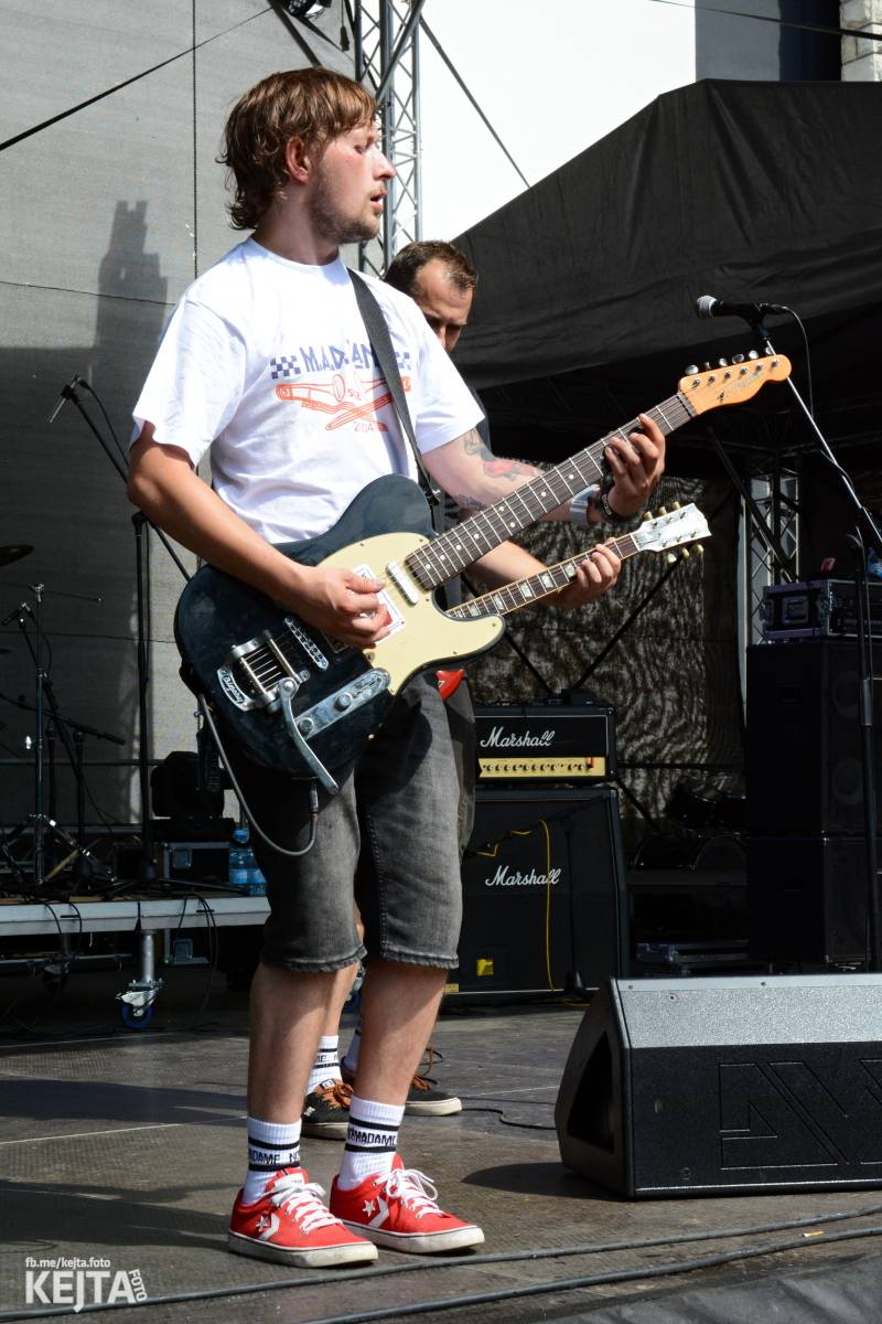 Běsnění na Valníku. Druhý den vystoupily kapely zakázanÝ ovoce, Totální nasazení nebo Znouzectnost