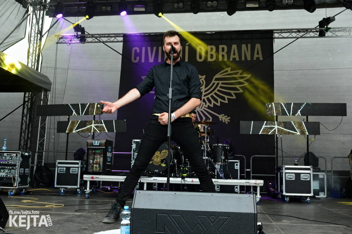 Běsnění na Valníku. Druhý den vystoupily kapely zakázanÝ ovoce, Totální nasazení nebo Znouzectnost