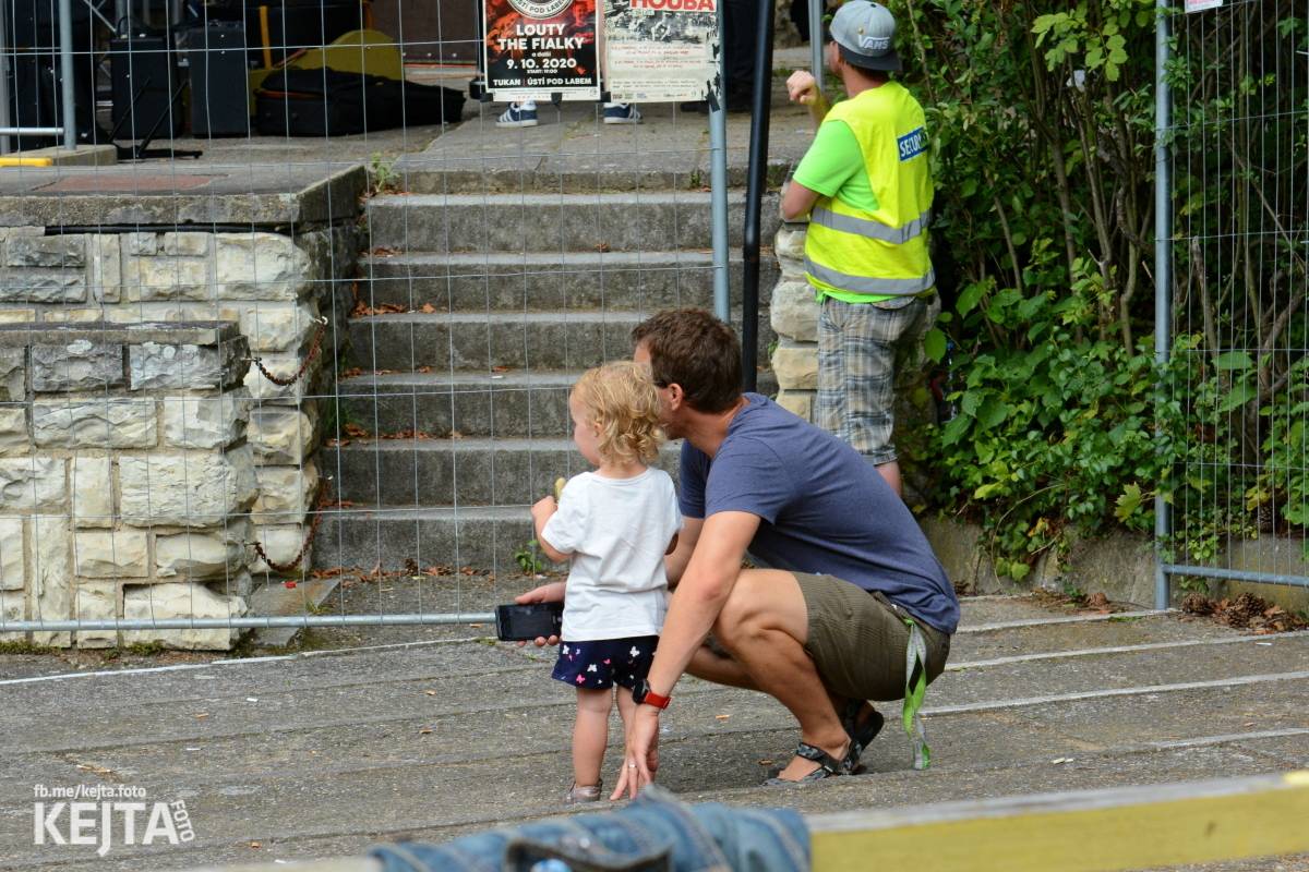 Běsnění na Valníku. Druhý den vystoupily kapely zakázanÝ ovoce, Totální nasazení nebo Znouzectnost