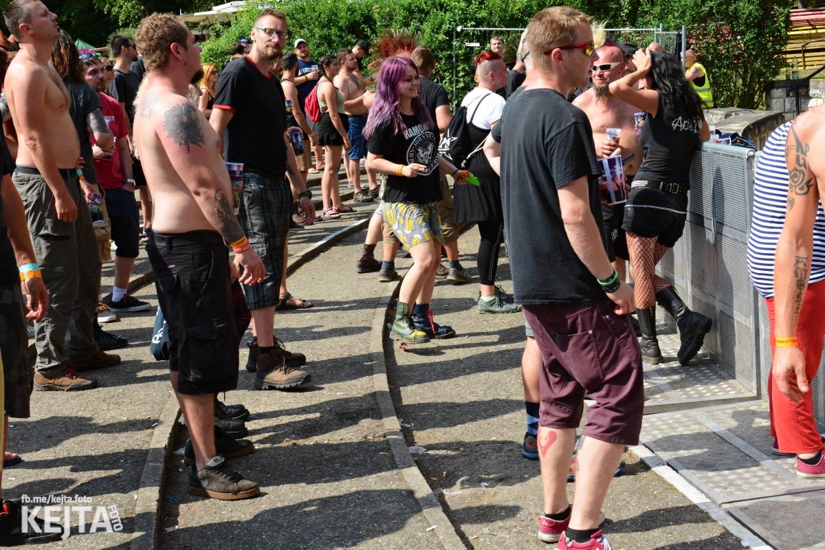 Běsnění na Valníku. Druhý den vystoupily kapely zakázanÝ ovoce, Totální nasazení nebo Znouzectnost