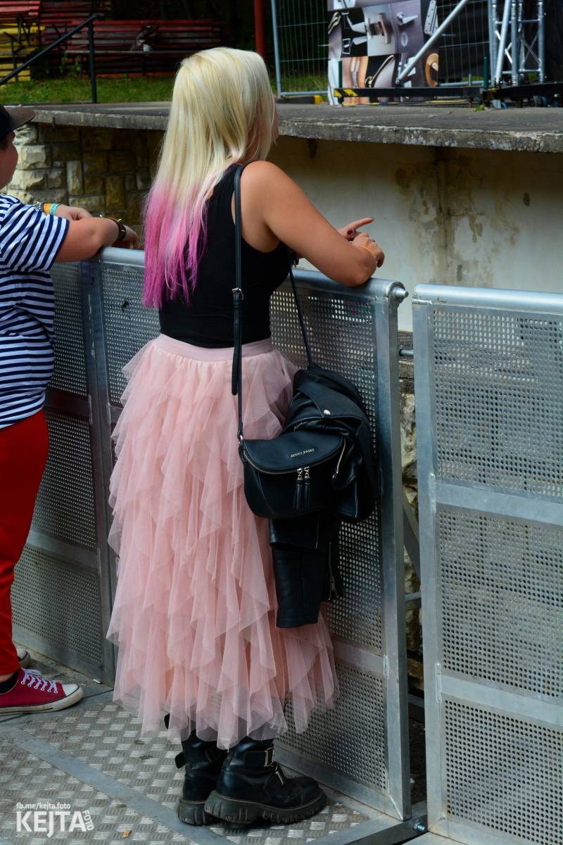 Běsnění na Valníku. Druhý den vystoupily kapely zakázanÝ ovoce, Totální nasazení nebo Znouzectnost