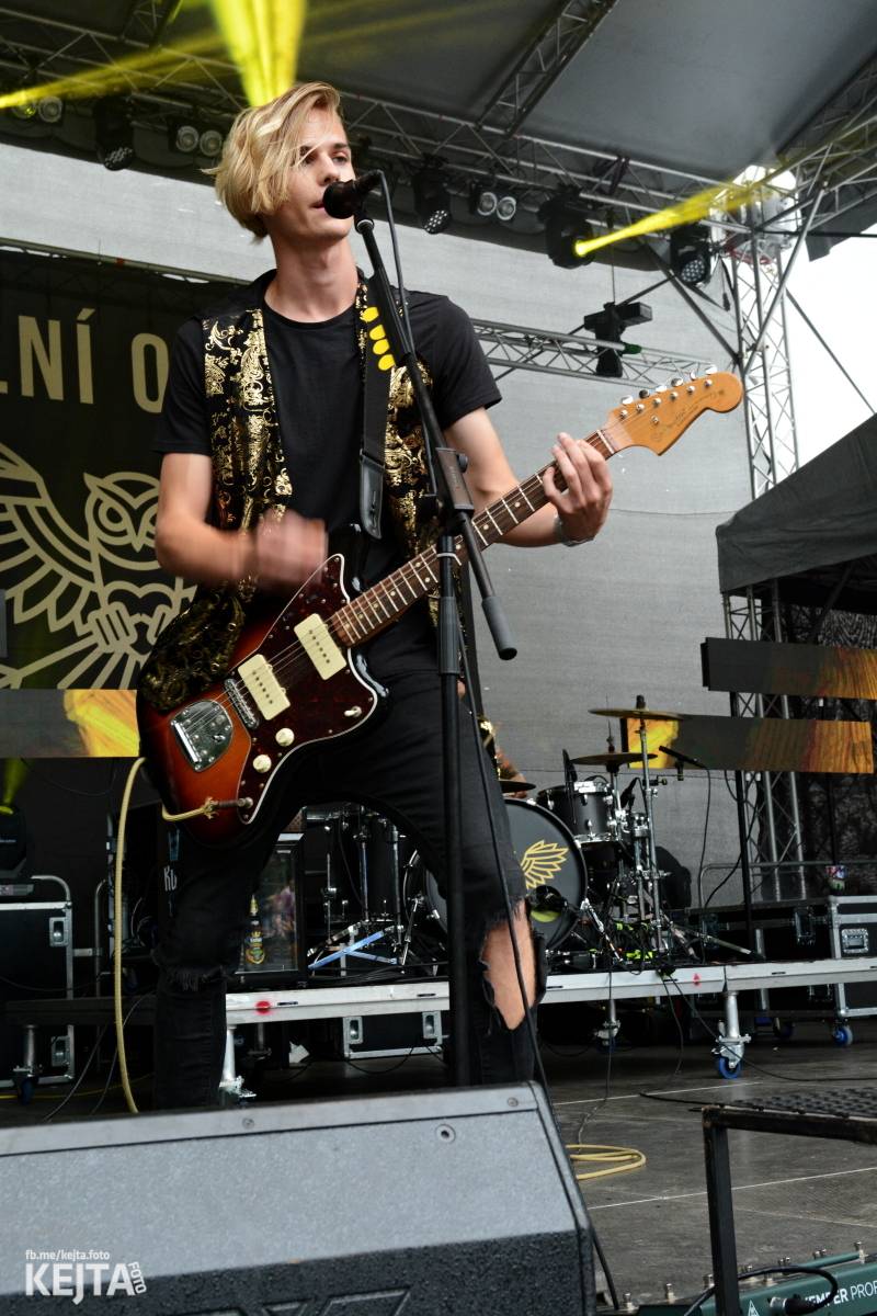 Běsnění na Valníku. Druhý den vystoupily kapely zakázanÝ ovoce, Totální nasazení nebo Znouzectnost