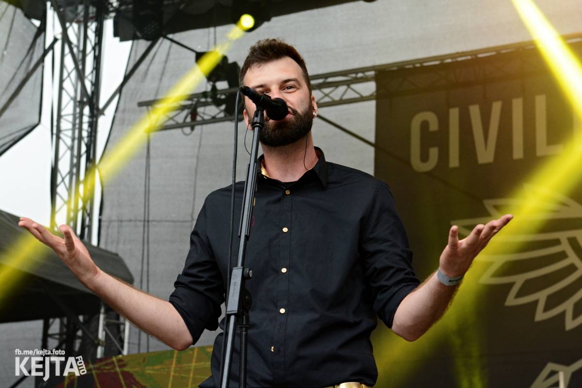 Běsnění na Valníku. Druhý den vystoupily kapely zakázanÝ ovoce, Totální nasazení nebo Znouzectnost