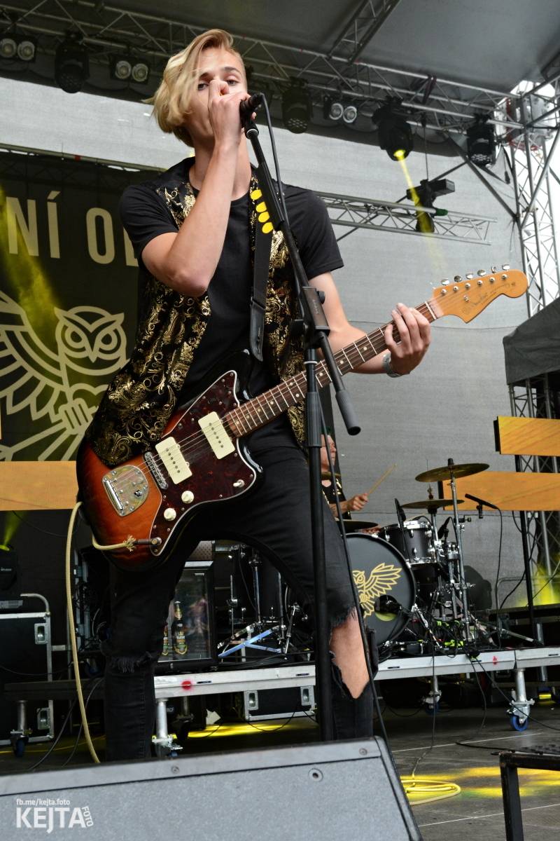 Běsnění na Valníku. Druhý den vystoupily kapely zakázanÝ ovoce, Totální nasazení nebo Znouzectnost