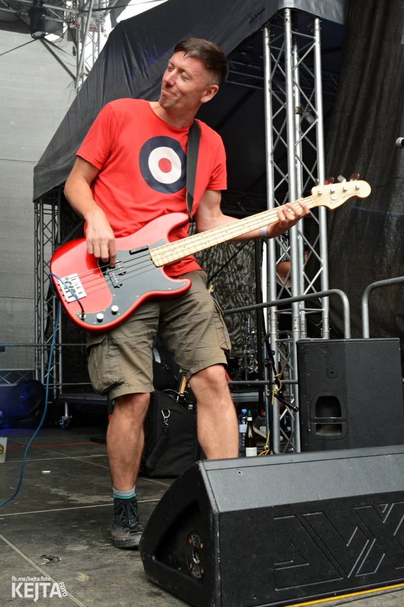 Běsnění na Valníku. Druhý den vystoupily kapely zakázanÝ ovoce, Totální nasazení nebo Znouzectnost