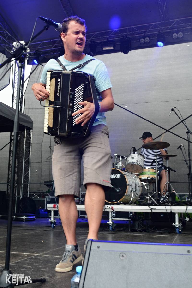 Běsnění na Valníku. Druhý den vystoupily kapely zakázanÝ ovoce, Totální nasazení nebo Znouzectnost