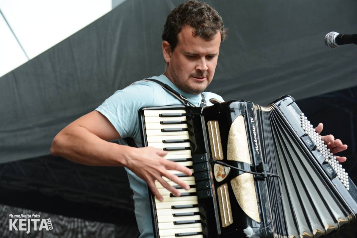 Běsnění na Valníku. Druhý den vystoupily kapely zakázanÝ ovoce, Totální nasazení nebo Znouzectnost