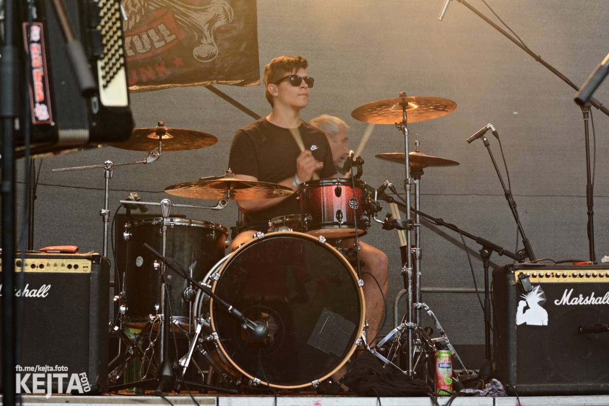 Běsnění na Valníku. Druhý den vystoupily kapely zakázanÝ ovoce, Totální nasazení nebo Znouzectnost