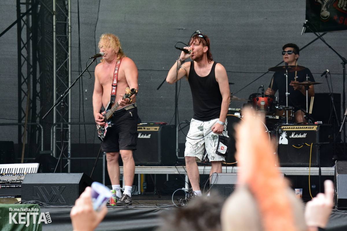 Běsnění na Valníku. Druhý den vystoupily kapely zakázanÝ ovoce, Totální nasazení nebo Znouzectnost