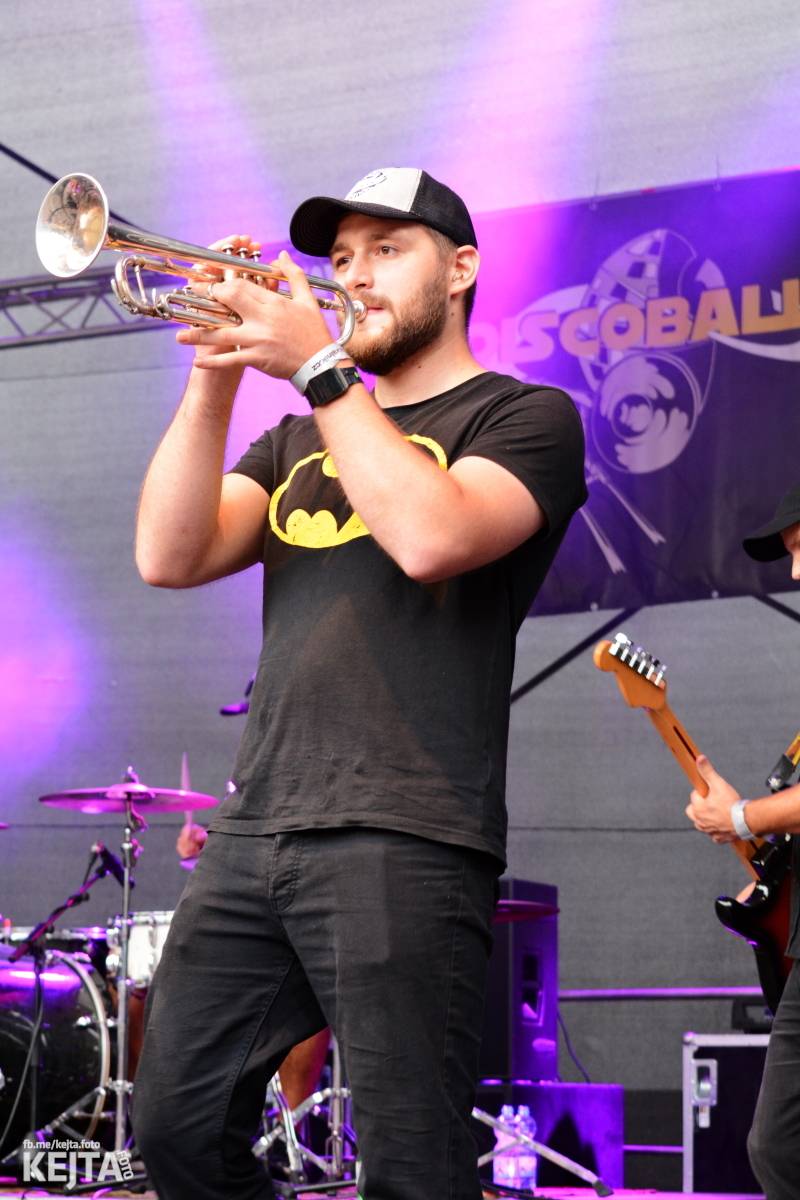 Běsnění na Valníku. Druhý den vystoupily kapely zakázanÝ ovoce, Totální nasazení nebo Znouzectnost