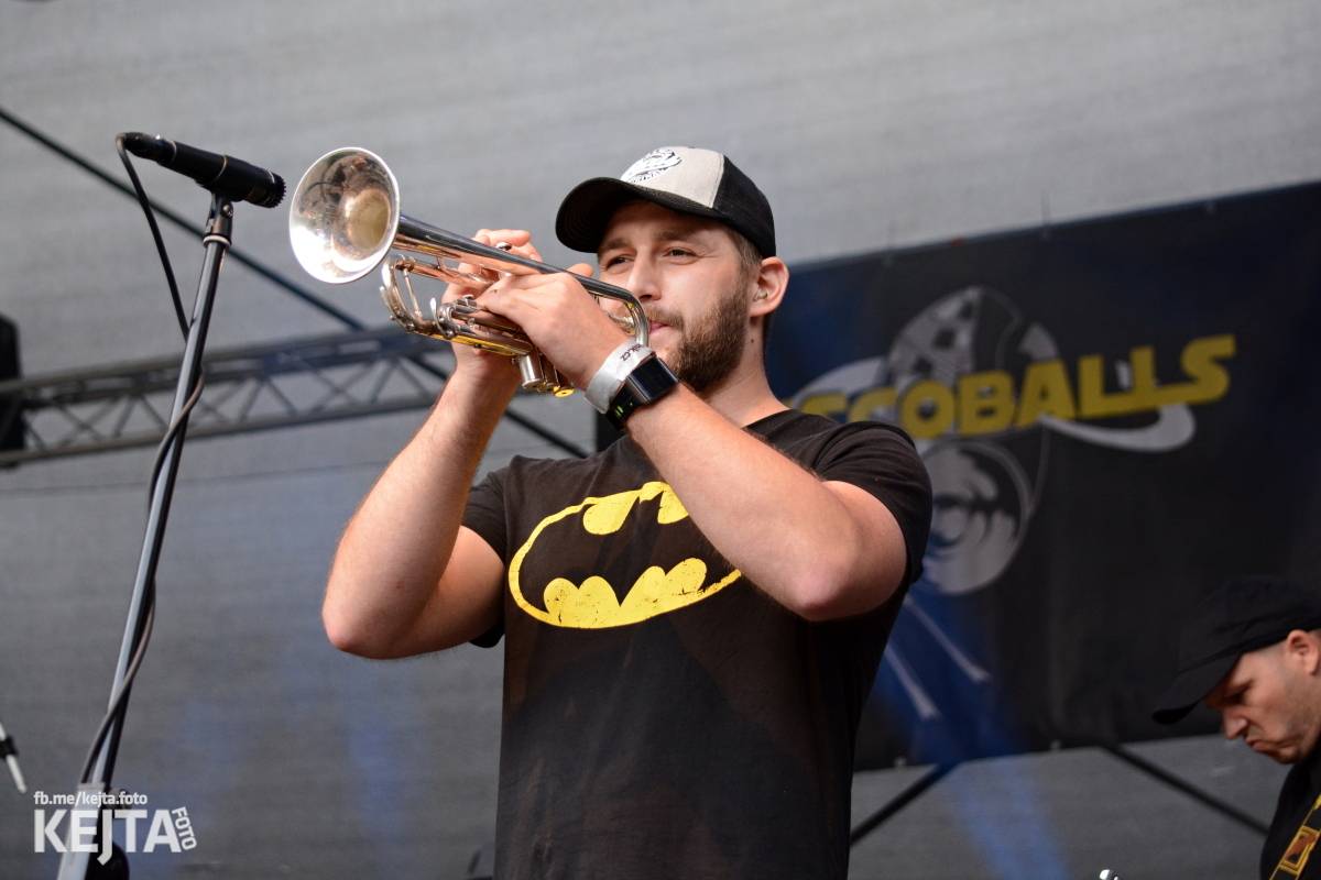 Běsnění na Valníku. Druhý den vystoupily kapely zakázanÝ ovoce, Totální nasazení nebo Znouzectnost