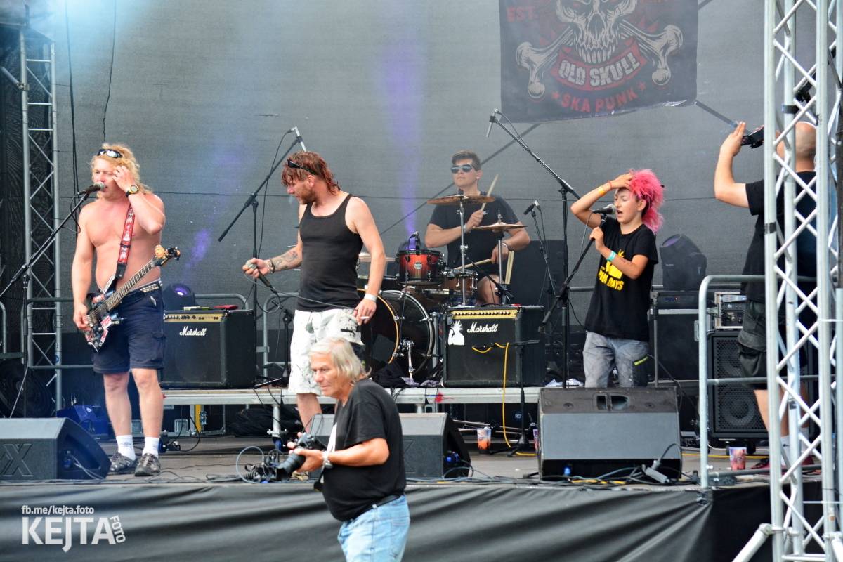 Běsnění na Valníku. Druhý den vystoupily kapely zakázanÝ ovoce, Totální nasazení nebo Znouzectnost