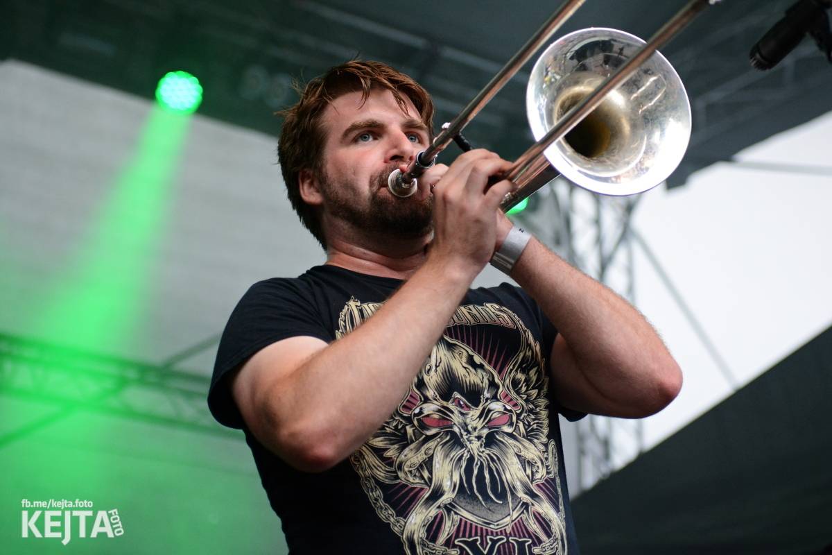 Běsnění na Valníku. Druhý den vystoupily kapely zakázanÝ ovoce, Totální nasazení nebo Znouzectnost