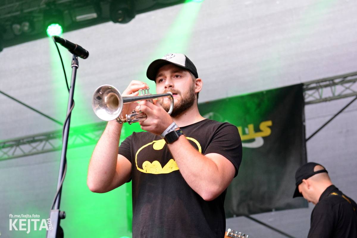 Běsnění na Valníku. Druhý den vystoupily kapely zakázanÝ ovoce, Totální nasazení nebo Znouzectnost