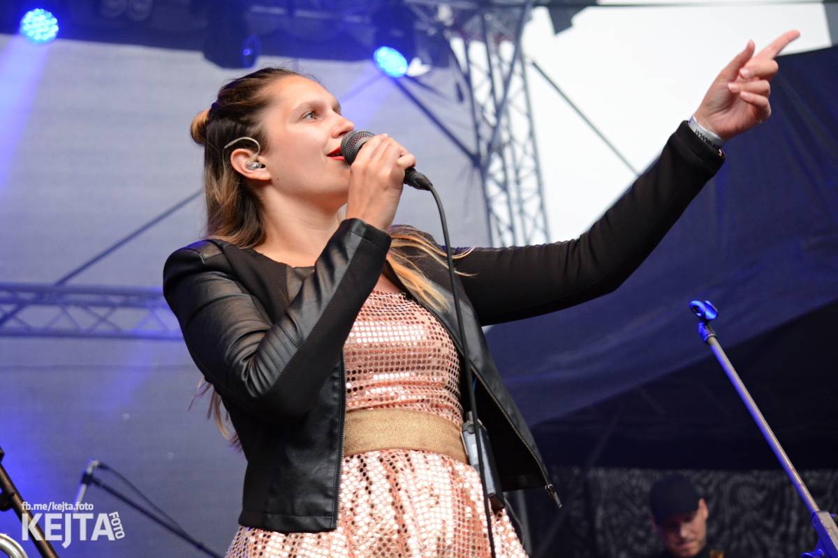 Běsnění na Valníku. Druhý den vystoupily kapely zakázanÝ ovoce, Totální nasazení nebo Znouzectnost