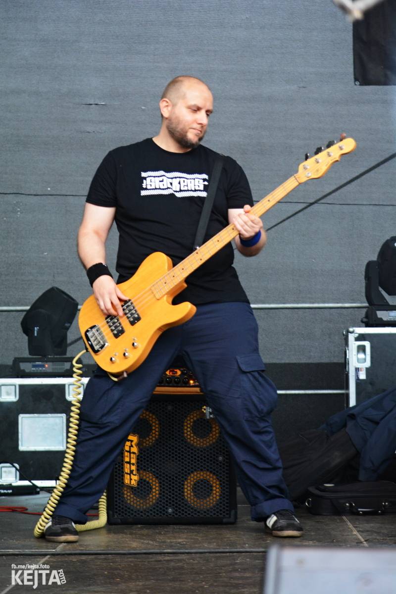 Běsnění na Valníku. Druhý den vystoupily kapely zakázanÝ ovoce, Totální nasazení nebo Znouzectnost