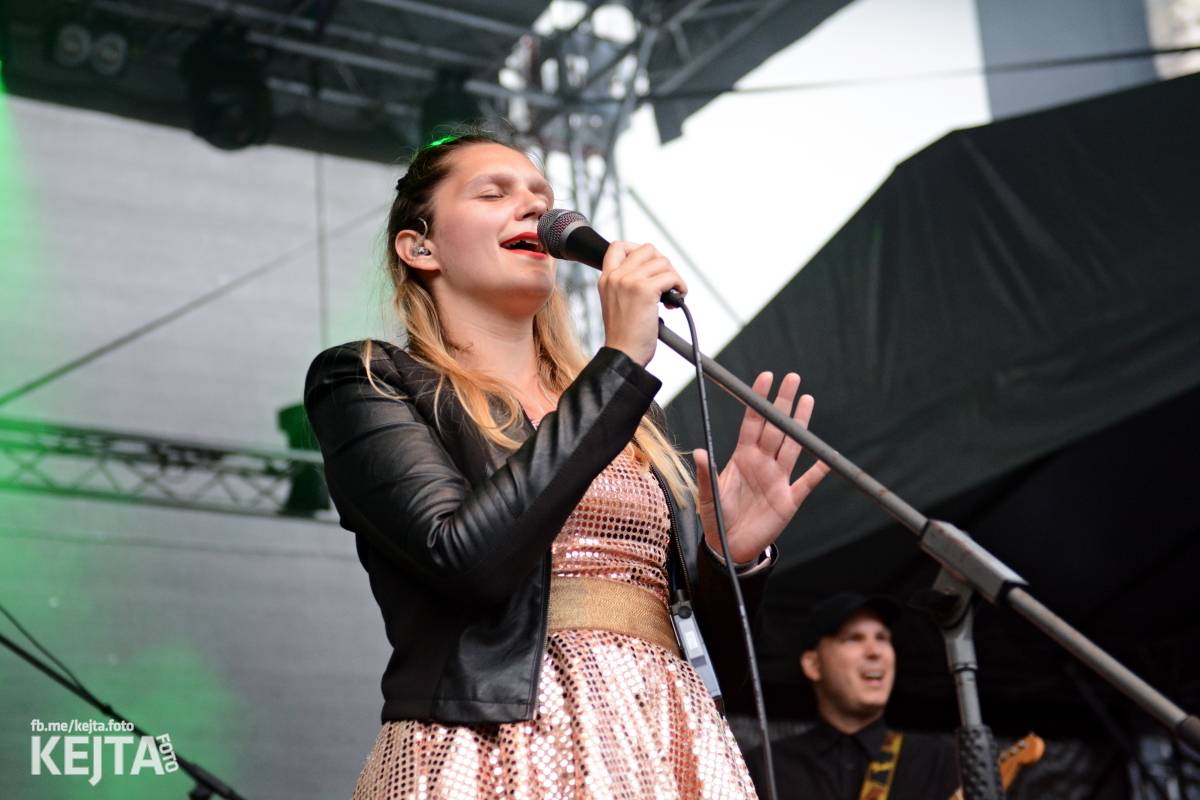 Běsnění na Valníku. Druhý den vystoupily kapely zakázanÝ ovoce, Totální nasazení nebo Znouzectnost