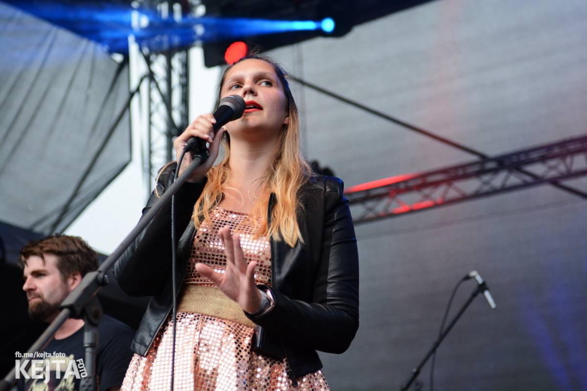 Běsnění na Valníku. Druhý den vystoupily kapely zakázanÝ ovoce, Totální nasazení nebo Znouzectnost