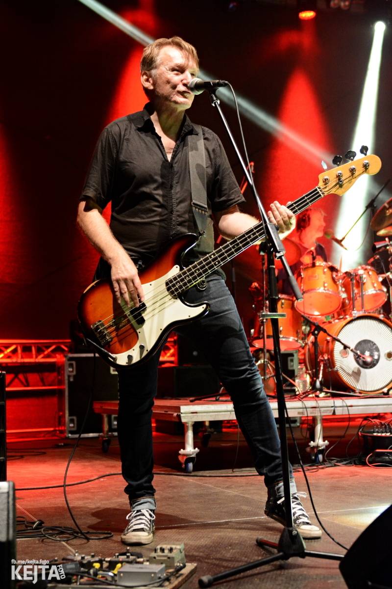 Běsnění na Valníku. Druhý den vystoupily kapely zakázanÝ ovoce, Totální nasazení nebo Znouzectnost