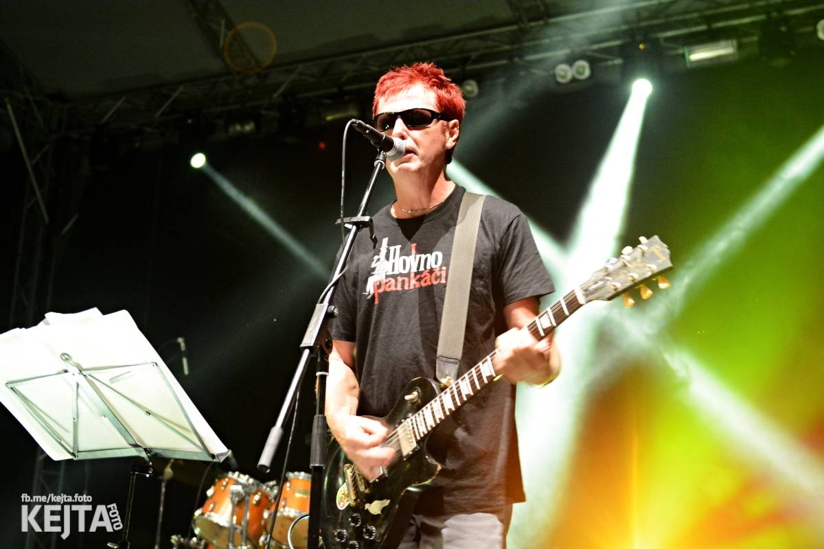 Běsnění na Valníku. Druhý den vystoupily kapely zakázanÝ ovoce, Totální nasazení nebo Znouzectnost