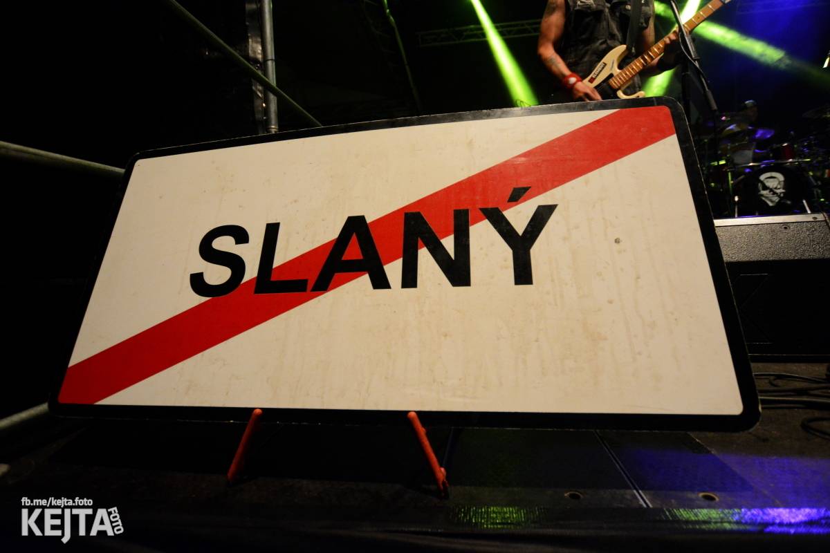 Běsnění na Valníku. Druhý den vystoupily kapely zakázanÝ ovoce, Totální nasazení nebo Znouzectnost