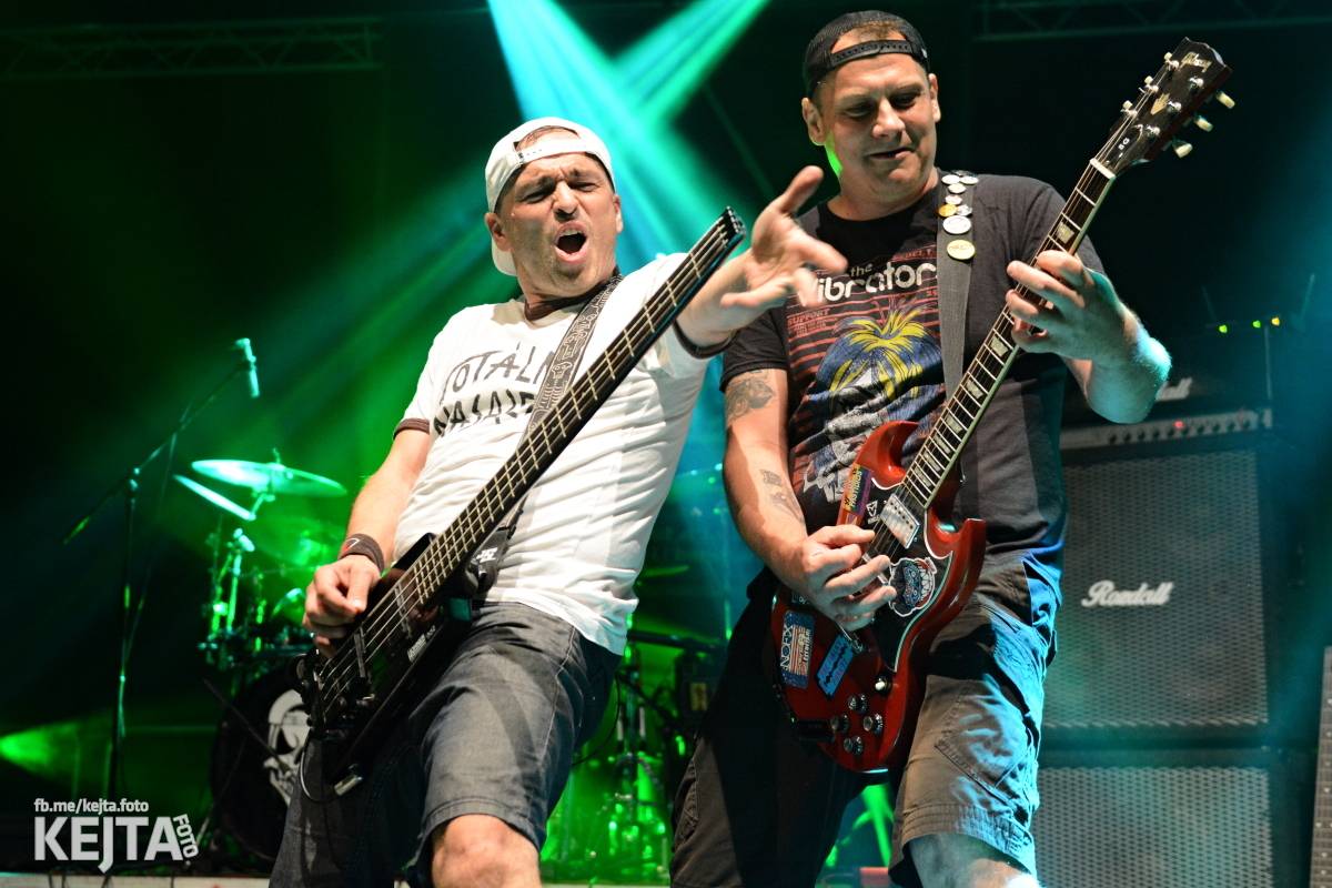 Běsnění na Valníku. Druhý den vystoupily kapely zakázanÝ ovoce, Totální nasazení nebo Znouzectnost