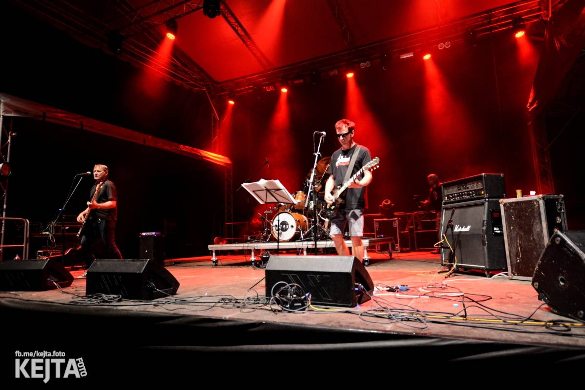 Běsnění na Valníku. Druhý den vystoupily kapely zakázanÝ ovoce, Totální nasazení nebo Znouzectnost