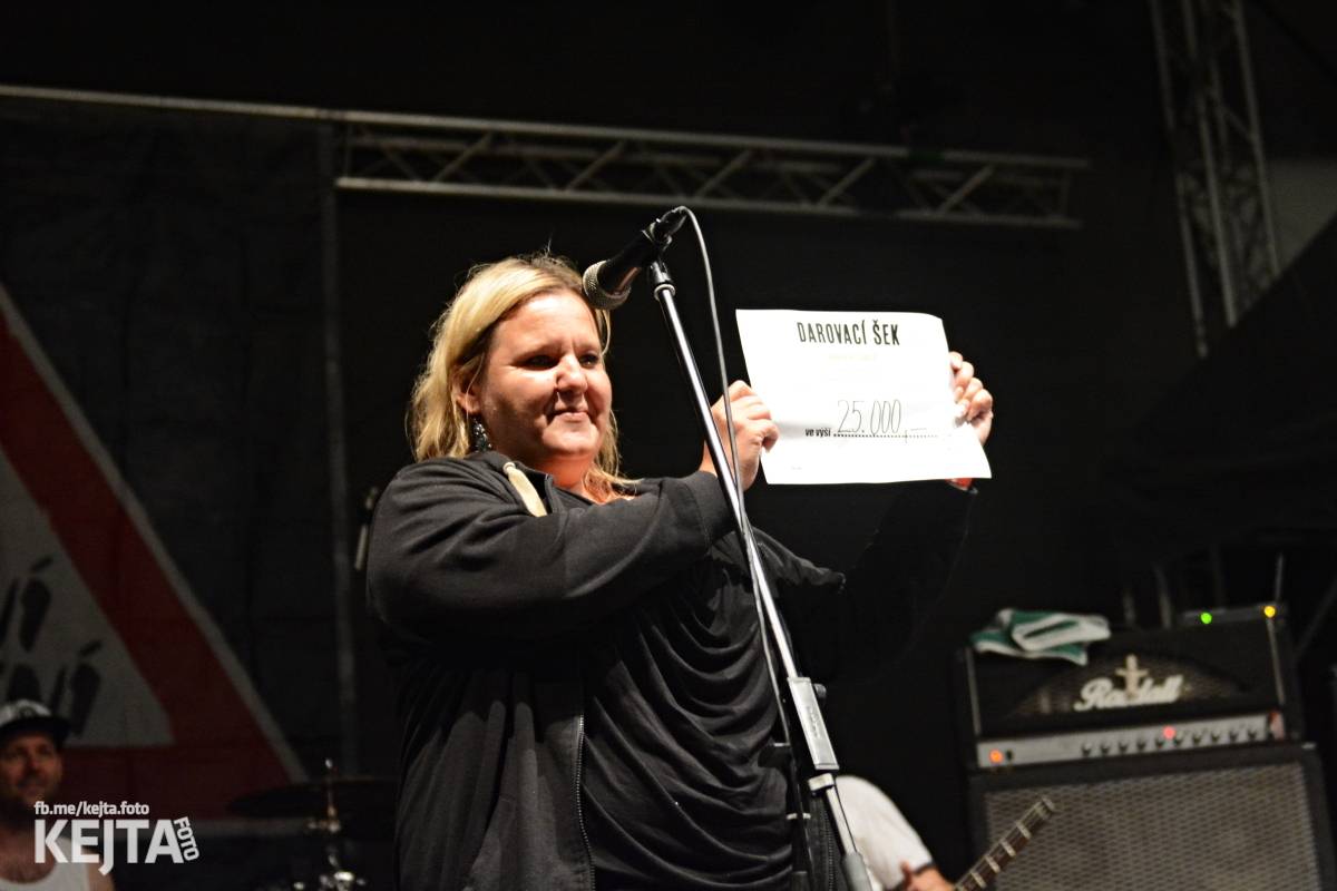 Běsnění na Valníku. Druhý den vystoupily kapely zakázanÝ ovoce, Totální nasazení nebo Znouzectnost