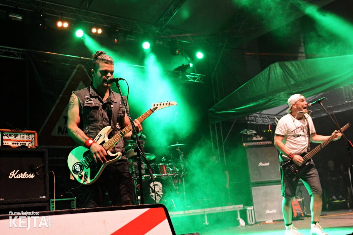 Běsnění na Valníku. Druhý den vystoupily kapely zakázanÝ ovoce, Totální nasazení nebo Znouzectnost