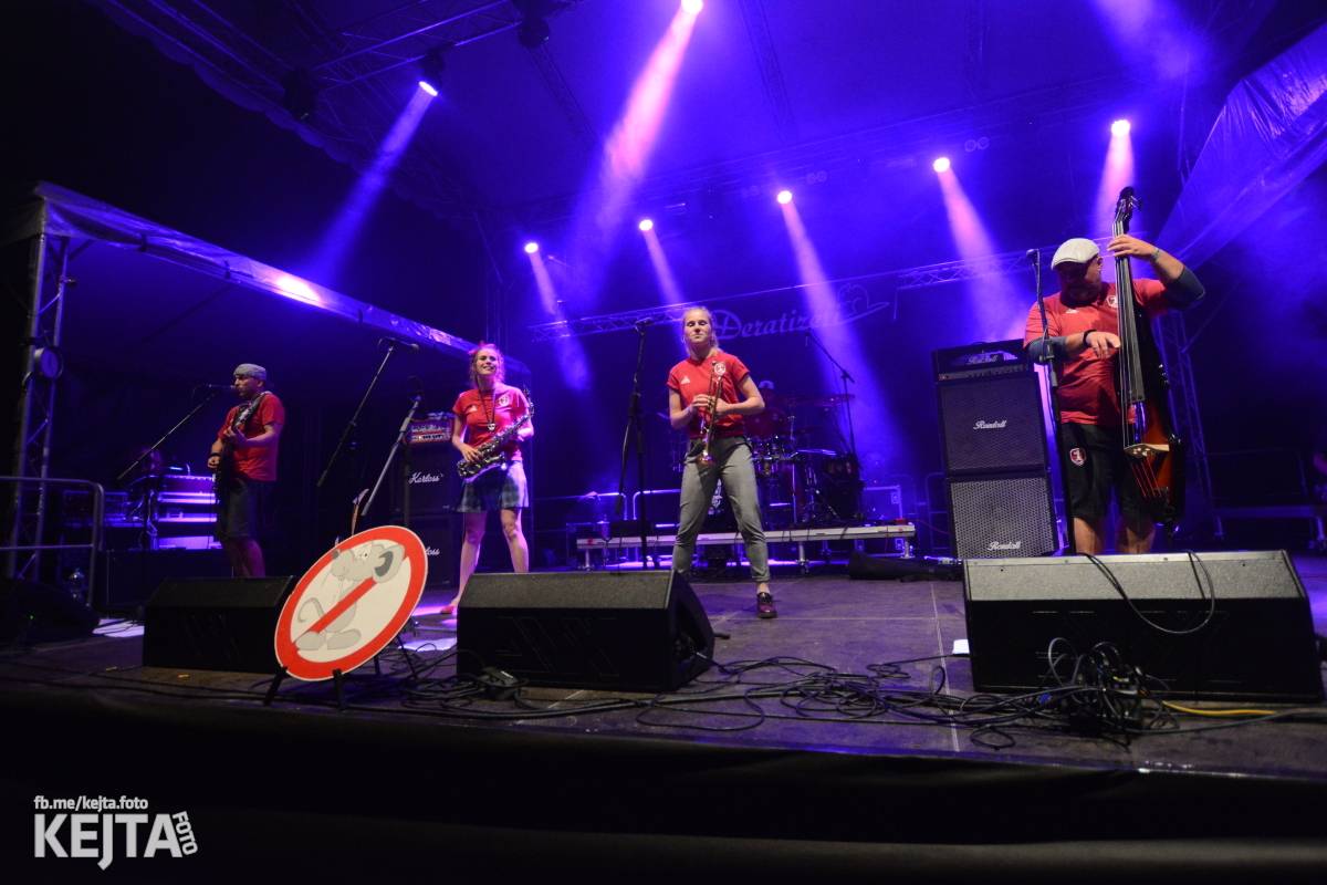 Běsnění na Valníku. Druhý den vystoupily kapely zakázanÝ ovoce, Totální nasazení nebo Znouzectnost