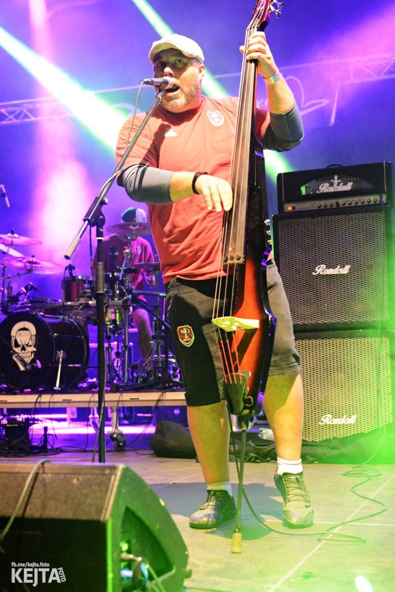 Běsnění na Valníku. Druhý den vystoupily kapely zakázanÝ ovoce, Totální nasazení nebo Znouzectnost