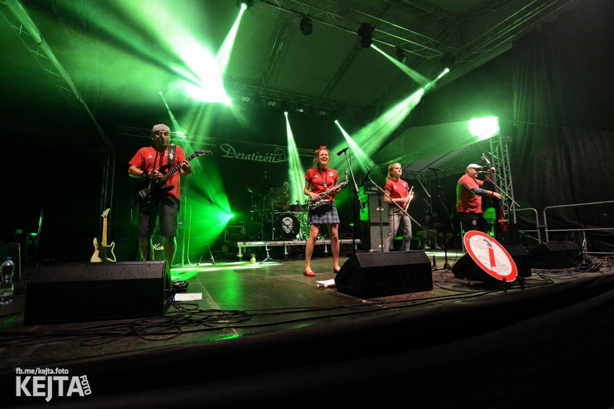 Běsnění na Valníku. Druhý den vystoupily kapely zakázanÝ ovoce, Totální nasazení nebo Znouzectnost